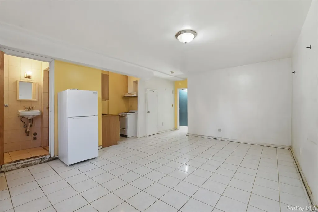 2925 Wallace Avenue Bronx NY 10467