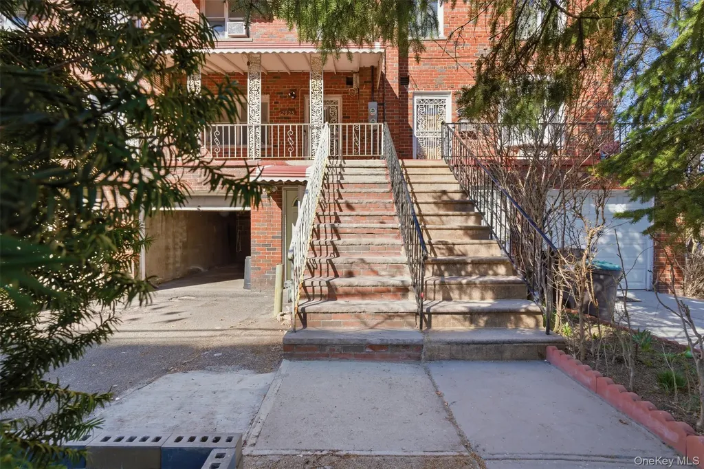 2925 Wallace Avenue Bronx NY 10467