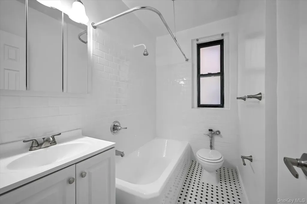 2685 Creston Street Bronx NY 10468
