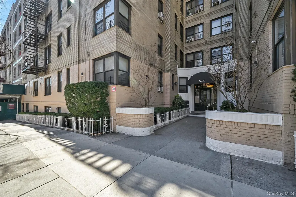 2685 Creston Street Bronx NY 10468
