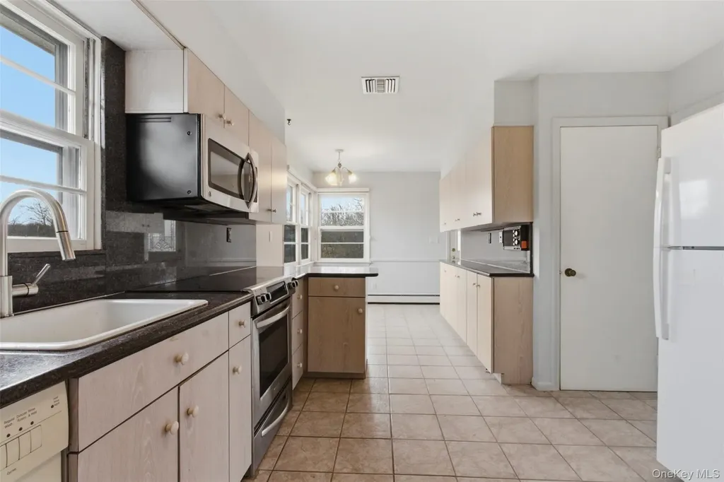 27 Allapartus Circle Ossining NY 10562