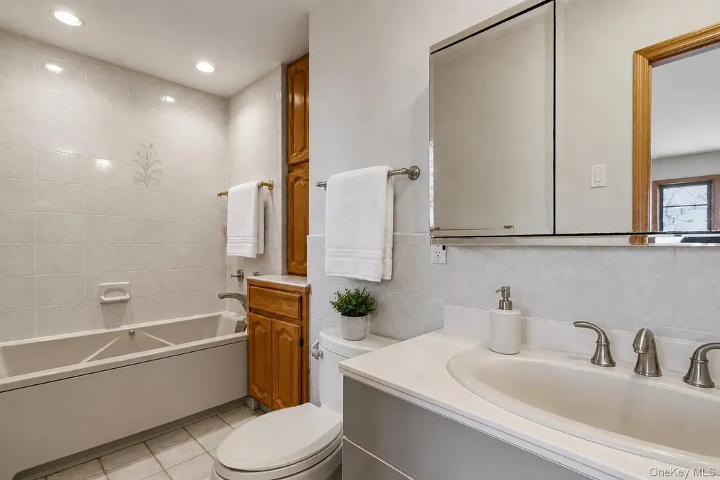 27 Allapartus Circle Ossining NY 10562