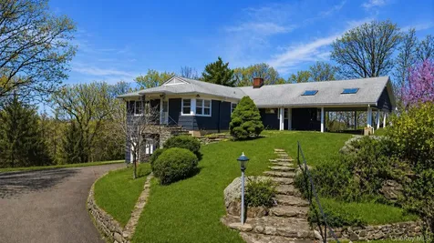 27 Allapartus Circle Ossining NY 10562