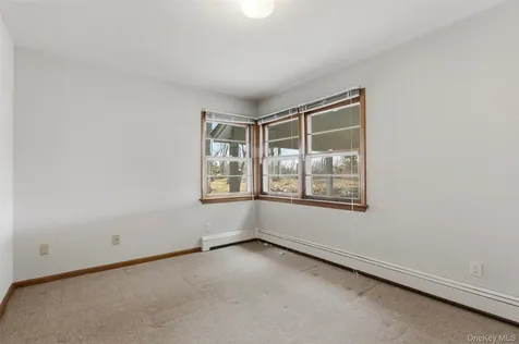 27 Allapartus Circle Ossining NY 10562