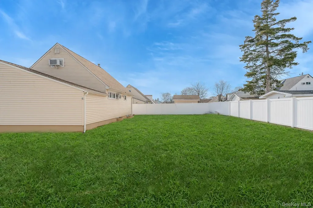 385 Irving Street Central Islip NY 11722