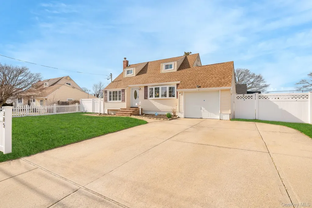 385 Irving Street Central Islip NY 11722