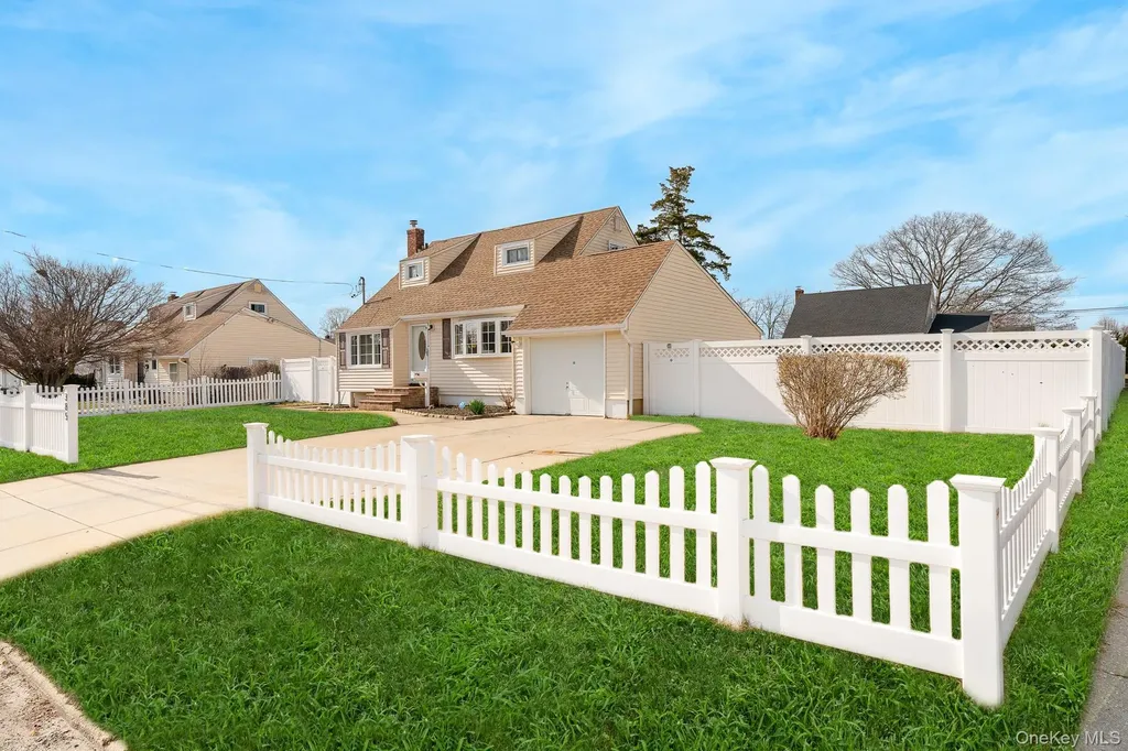 385 Irving Street Central Islip NY 11722