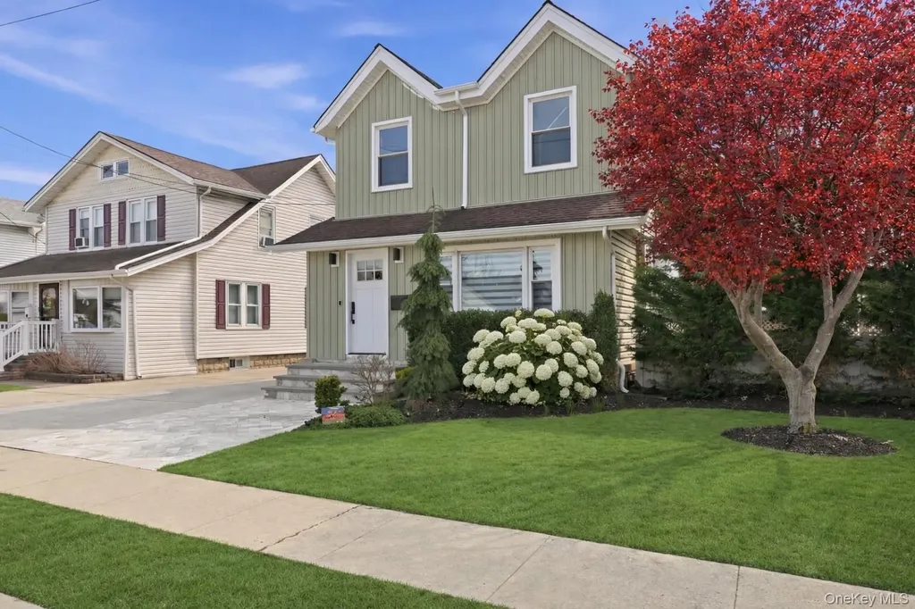 98 Vincent Place Lynbrook NY 11563