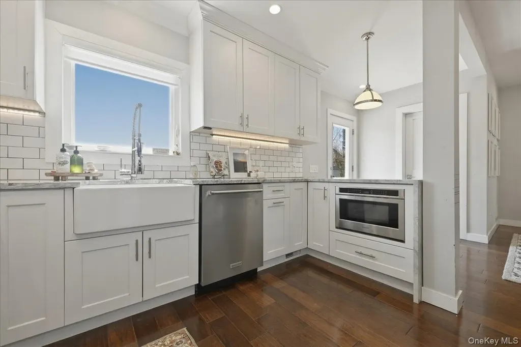 98 Vincent Place Lynbrook NY 11563