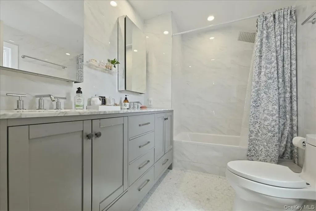 98 Vincent Place Lynbrook NY 11563