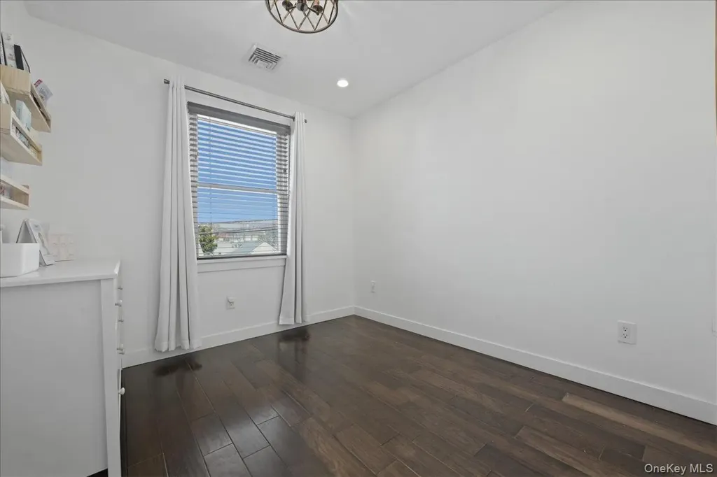 98 Vincent Place Lynbrook NY 11563
