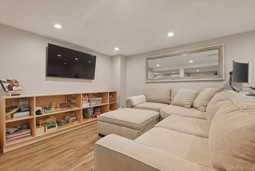 98 Vincent Place Lynbrook NY 11563