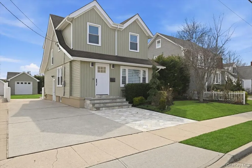 98 Vincent Place Lynbrook NY 11563