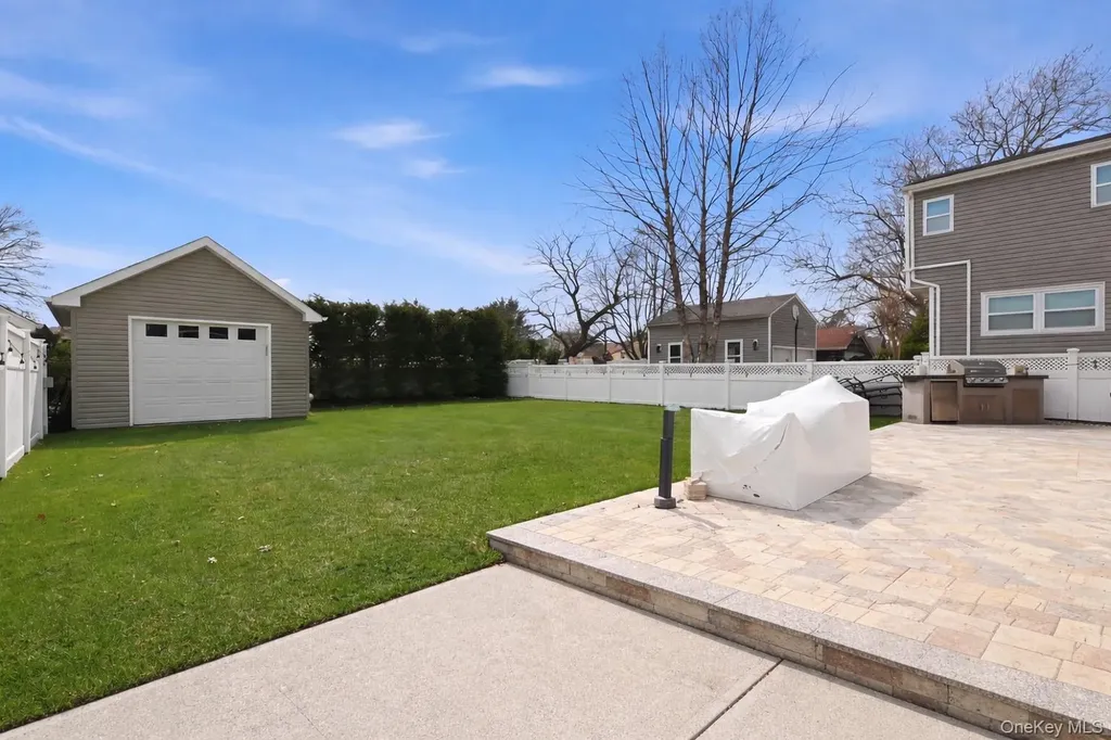 98 Vincent Place Lynbrook NY 11563