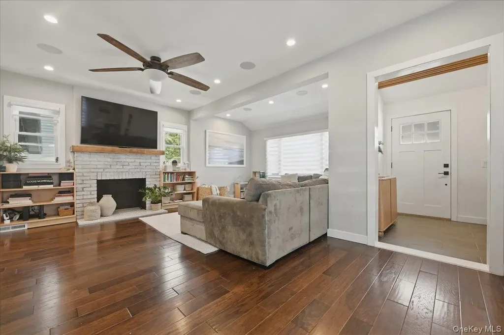 98 Vincent Place Lynbrook NY 11563