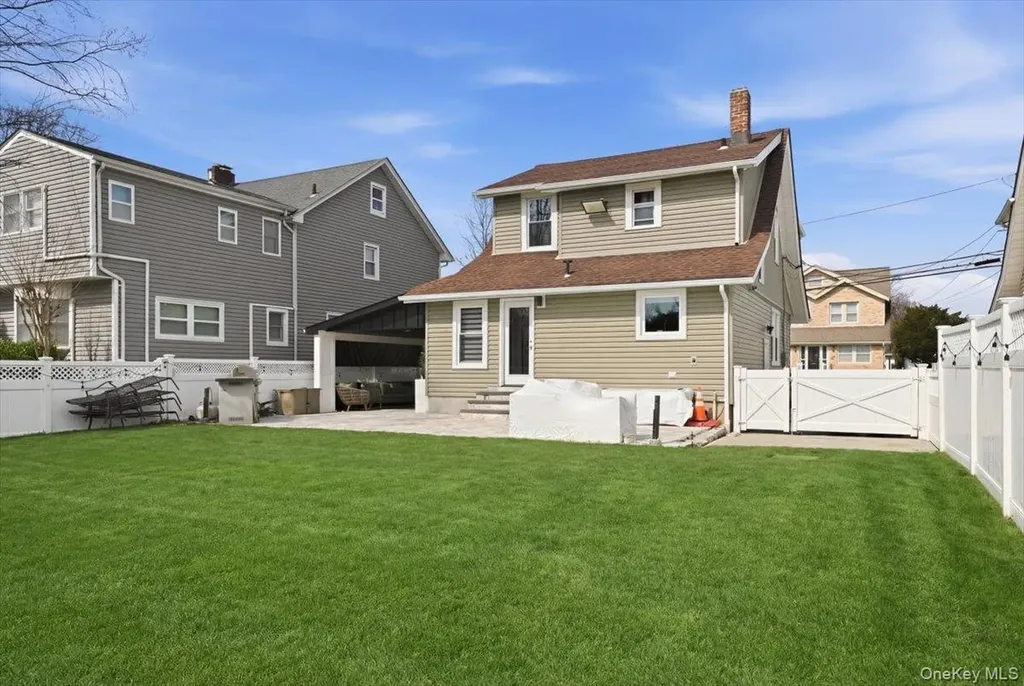98 Vincent Place Lynbrook NY 11563