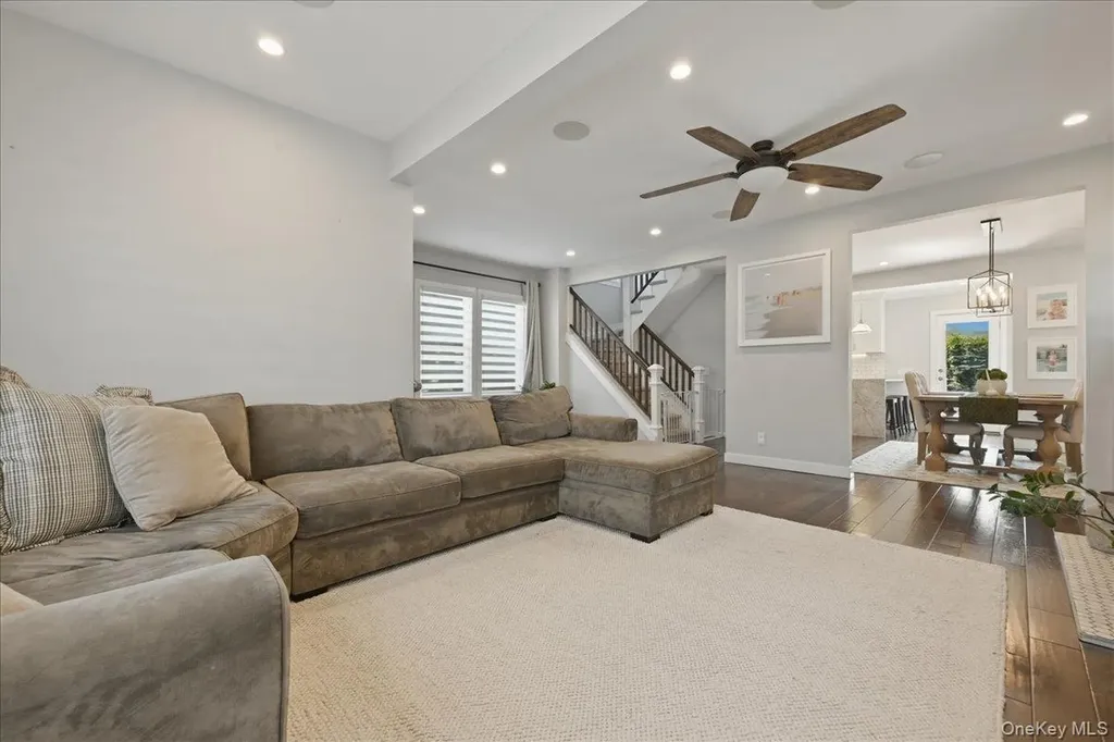 98 Vincent Place Lynbrook NY 11563