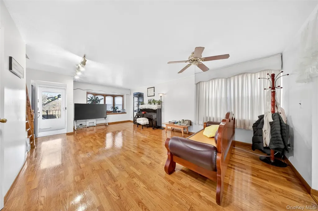 62-01 Douglaston Parkway Douglaston NY 11362