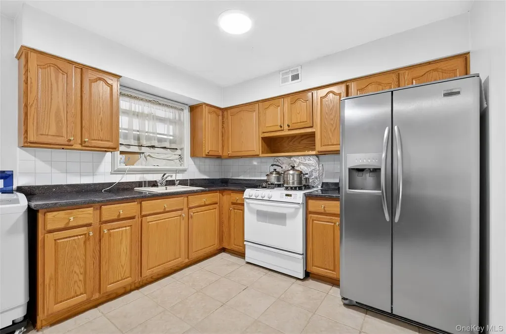 62-01 Douglaston Parkway Douglaston NY 11362