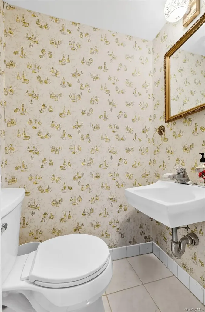 62-01 Douglaston Parkway Douglaston NY 11362