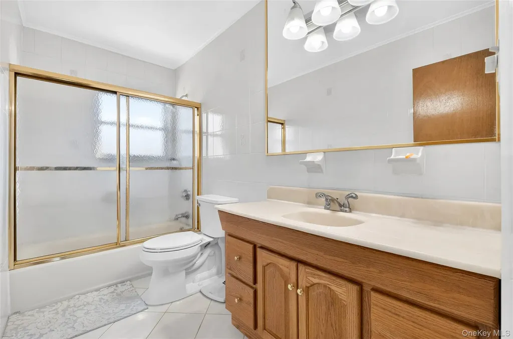 62-01 Douglaston Parkway Douglaston NY 11362