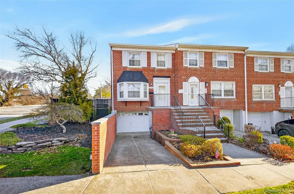62-01 Douglaston Parkway Douglaston NY 11362