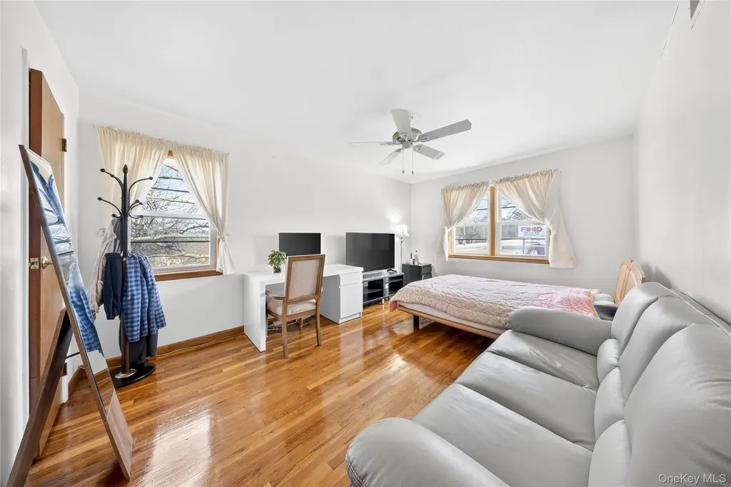 62-01 Douglaston Parkway Douglaston NY 11362