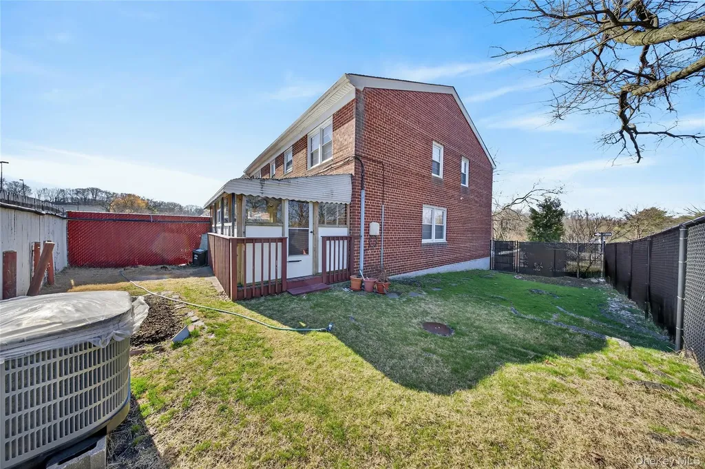62-01 Douglaston Parkway Douglaston NY 11362