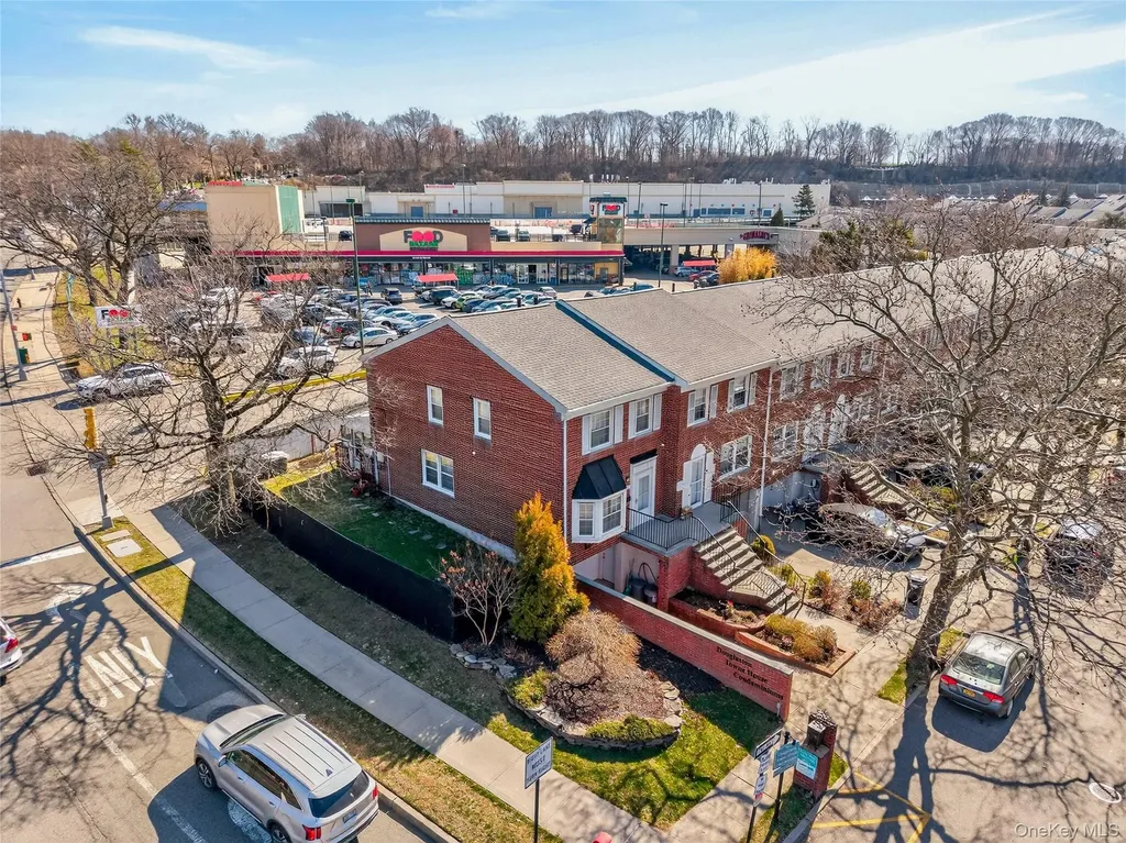 62-01 Douglaston Parkway Douglaston NY 11362