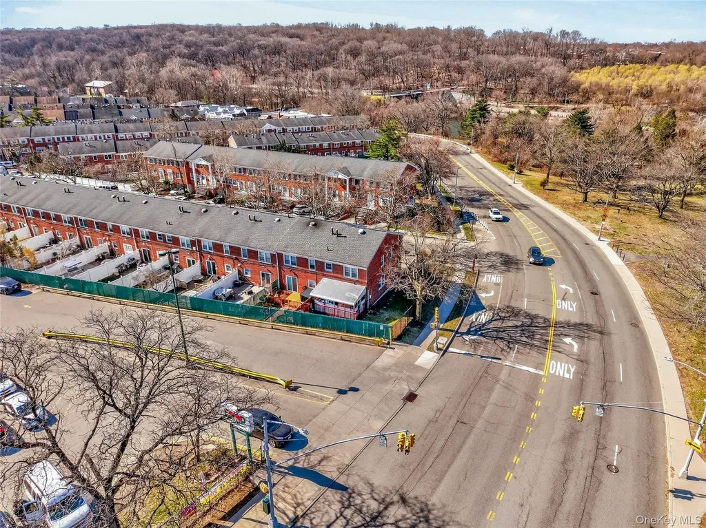 62-01 Douglaston Parkway Douglaston NY 11362