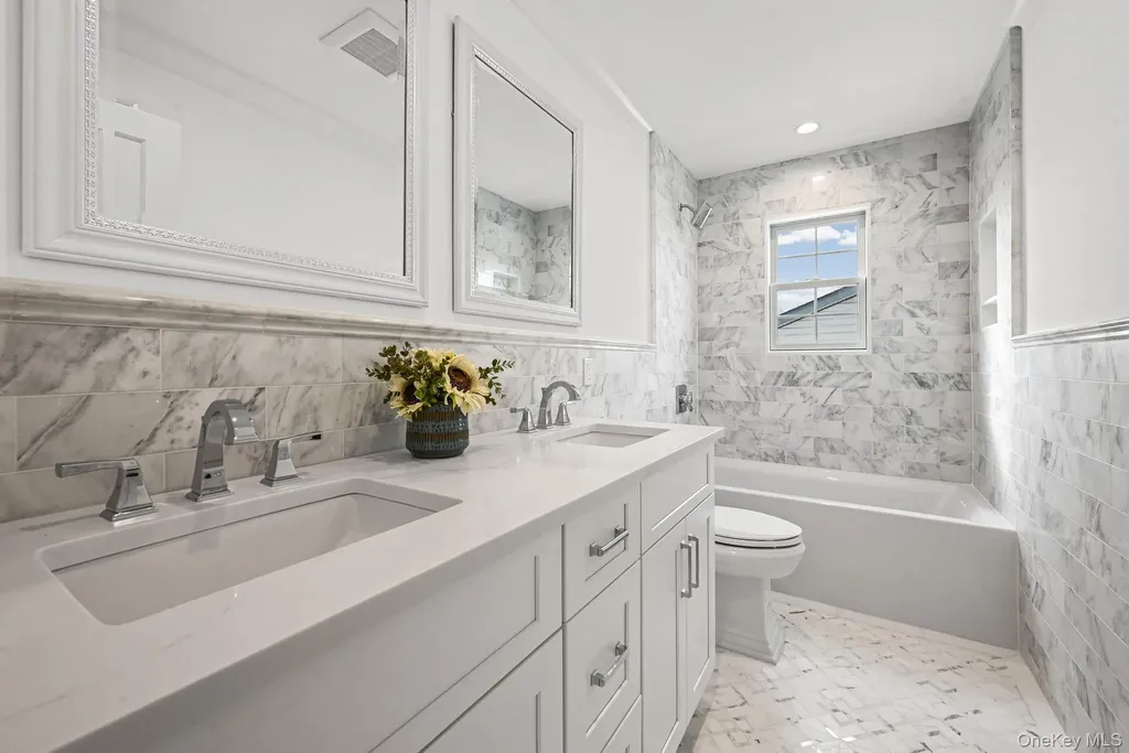 27 Grape Lane Hicksville NY 11801