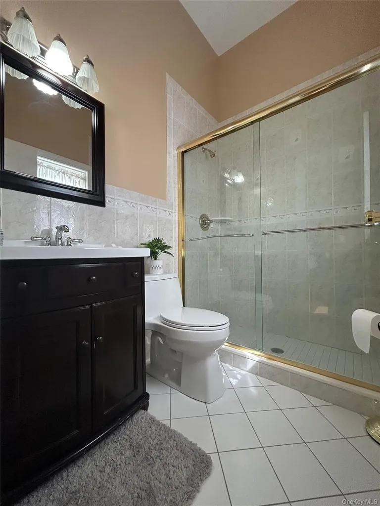 4 Vining Street Centereach NY 11720