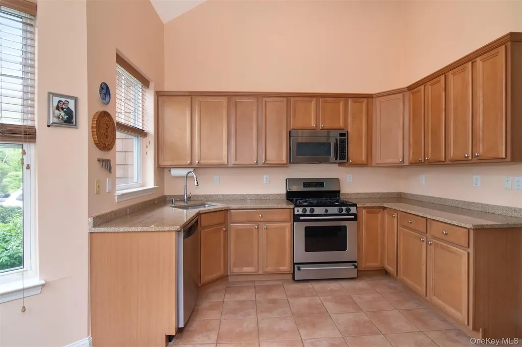 16 Wyldwood Drive Tarrytown NY 10591