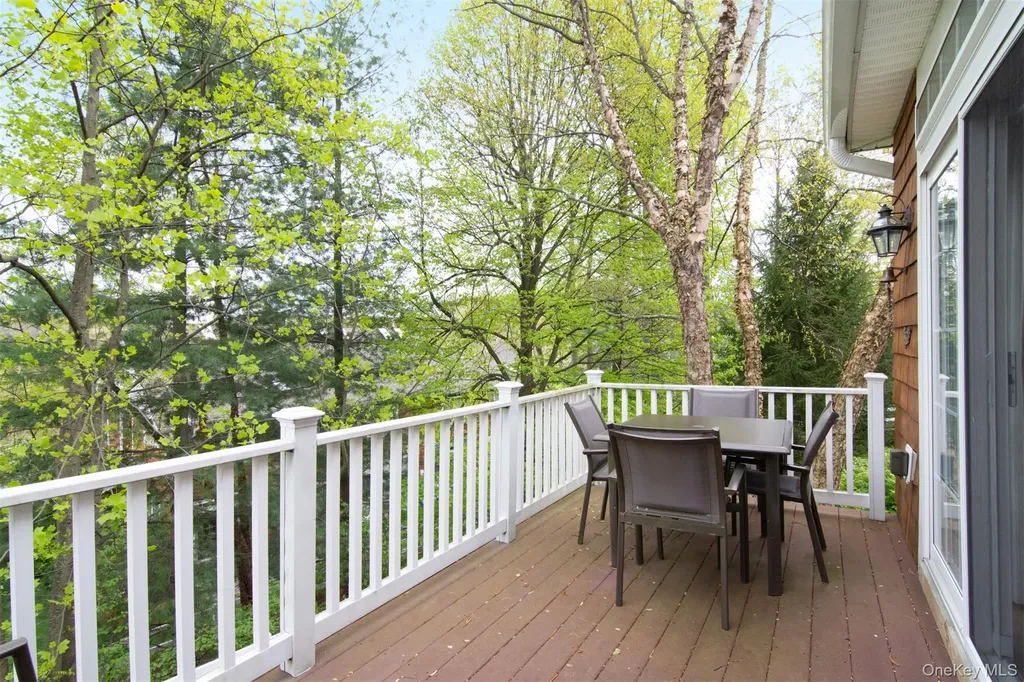 16 Wyldwood Drive Tarrytown NY 10591