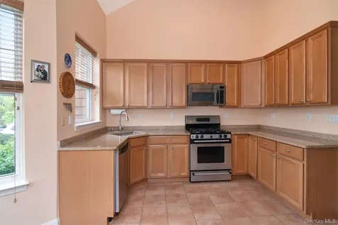 16 Wyldwood Drive Tarrytown NY 10591
