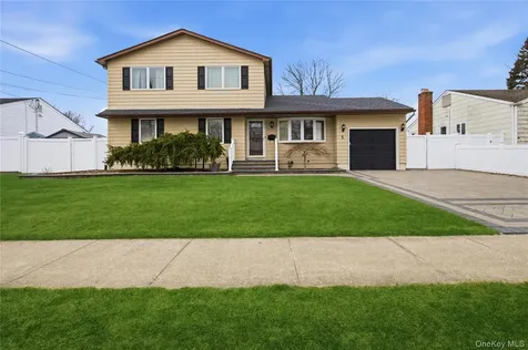 5 Wheeler Court Deer Park NY 11729