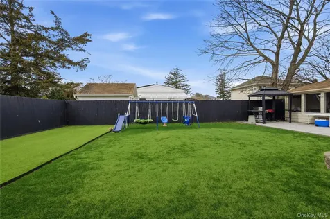 5 Wheeler Court Deer Park NY 11729