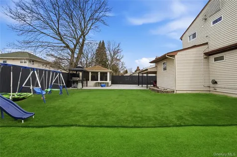 5 Wheeler Court Deer Park NY 11729
