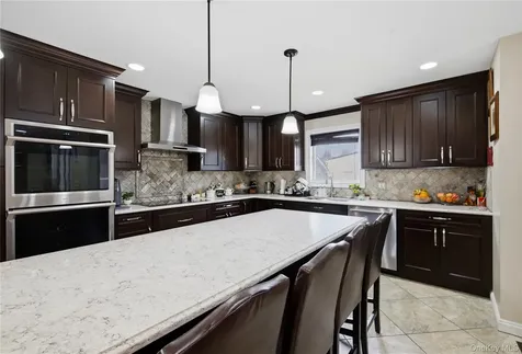 5 Wheeler Court Deer Park NY 11729