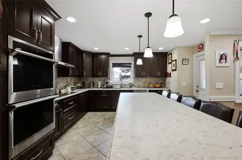5 Wheeler Court Deer Park NY 11729