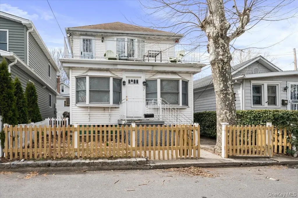7 Poplar Avenue Bronx NY 10465