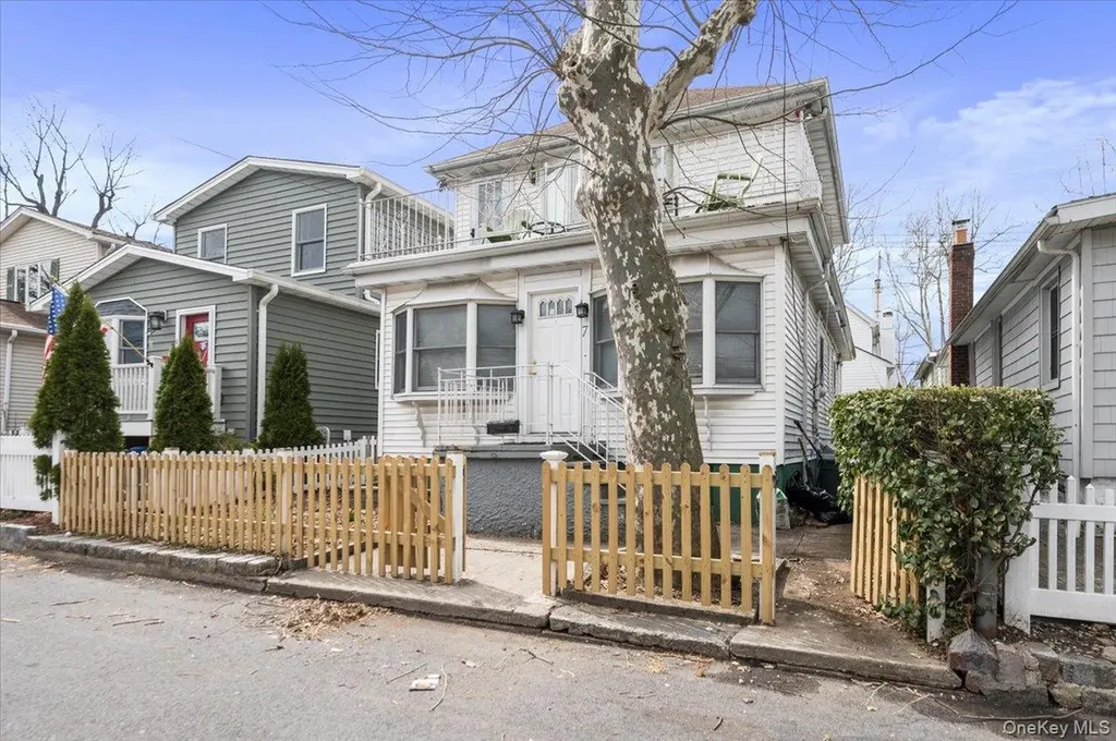7 Poplar Avenue Bronx NY 10465