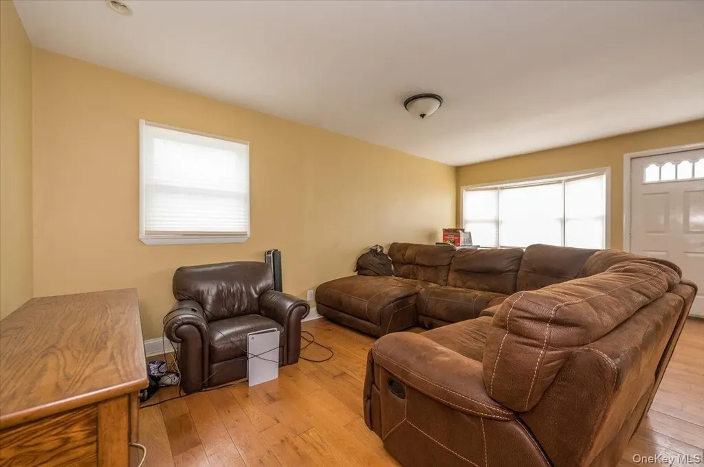 7 Poplar Avenue Bronx NY 10465