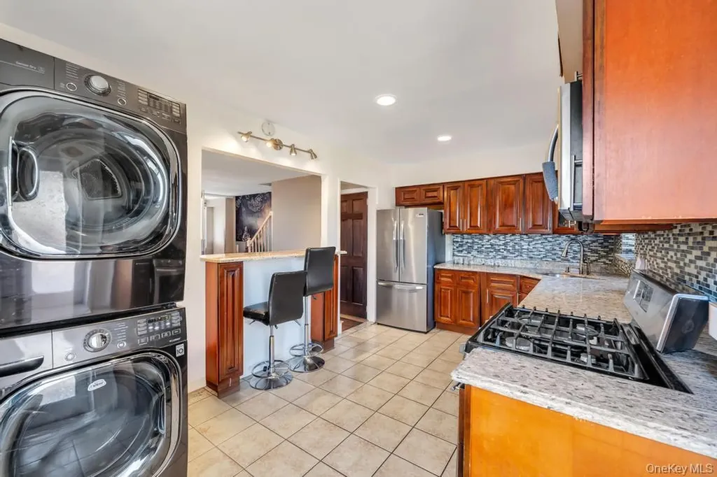 3247 Fairmount Avenue Bronx NY 10465