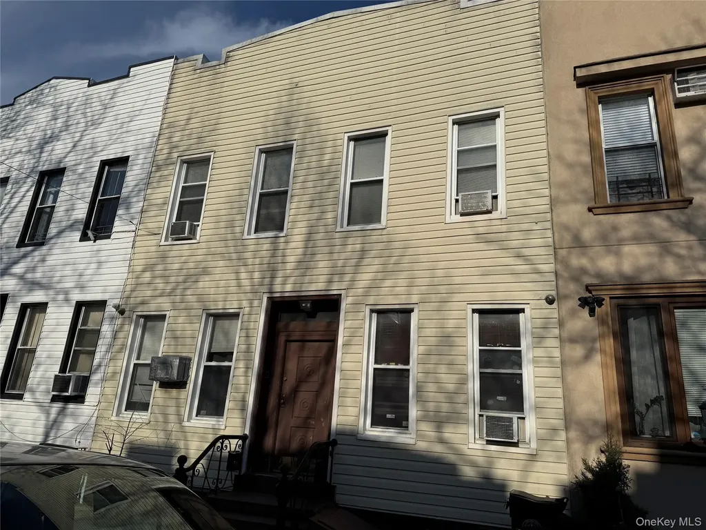 7031 67th Place Glendale NY 11385