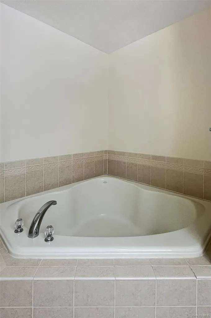 6 Webster Court Monroe NY 10950