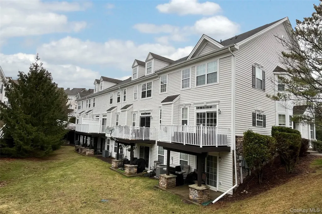 6 Webster Court Monroe NY 10950