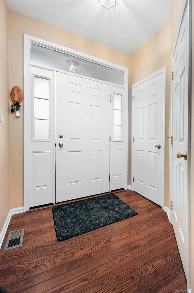 6 Webster Court Monroe NY 10950