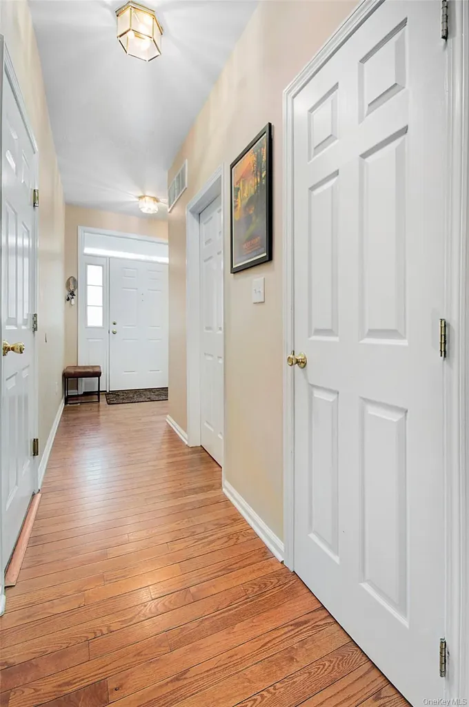 6 Webster Court Monroe NY 10950