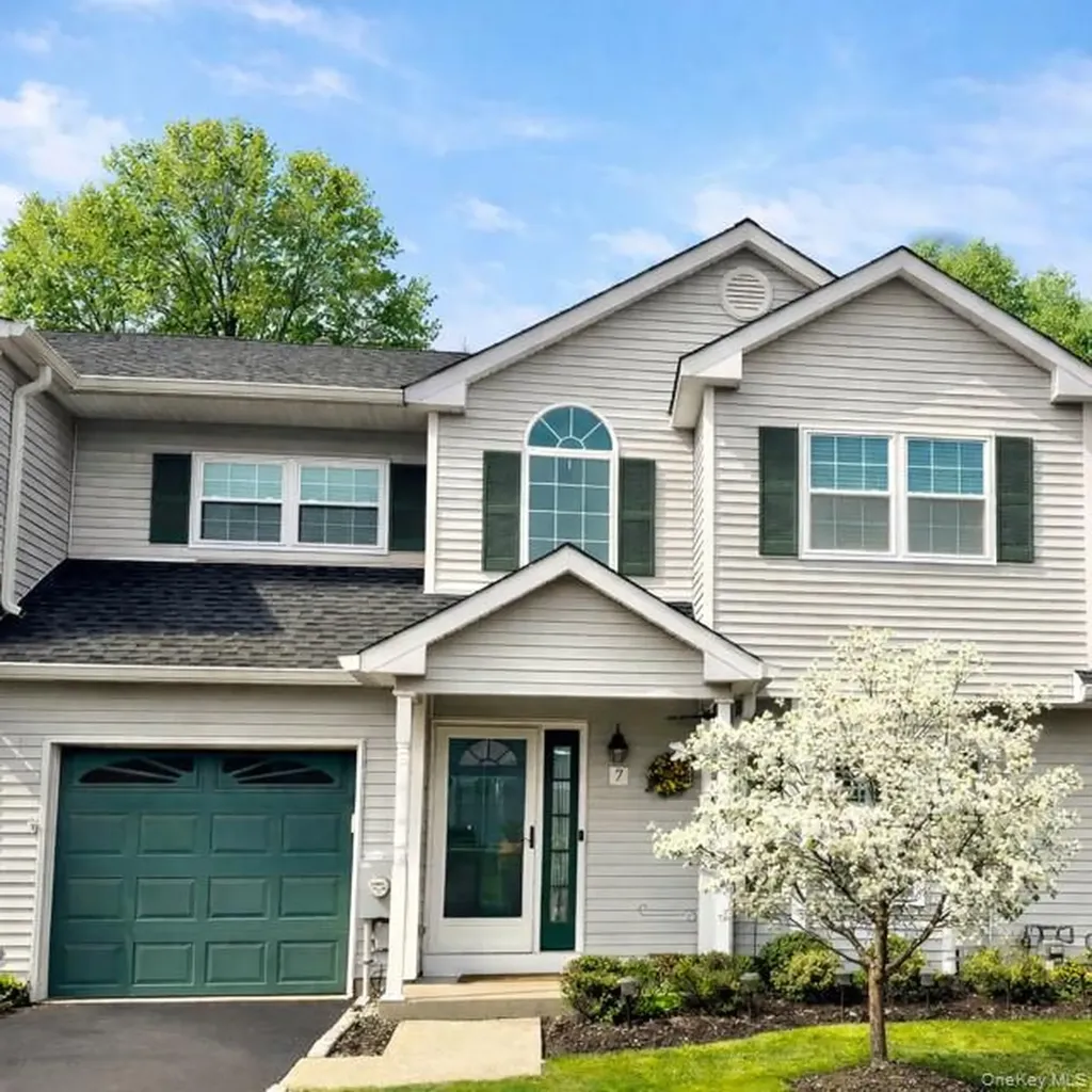 7 Monitor Road Smithtown NY 11787